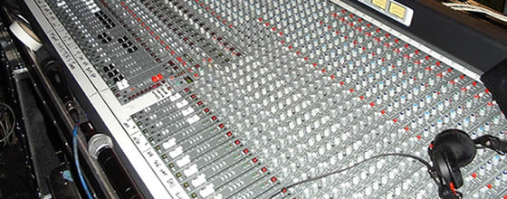 monitor mixing desk